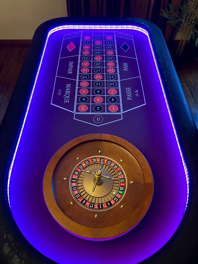 Capsule Casino - Jacuzzi - Billard - Netflix - Console & Jeux Apartamento Mons Exterior foto