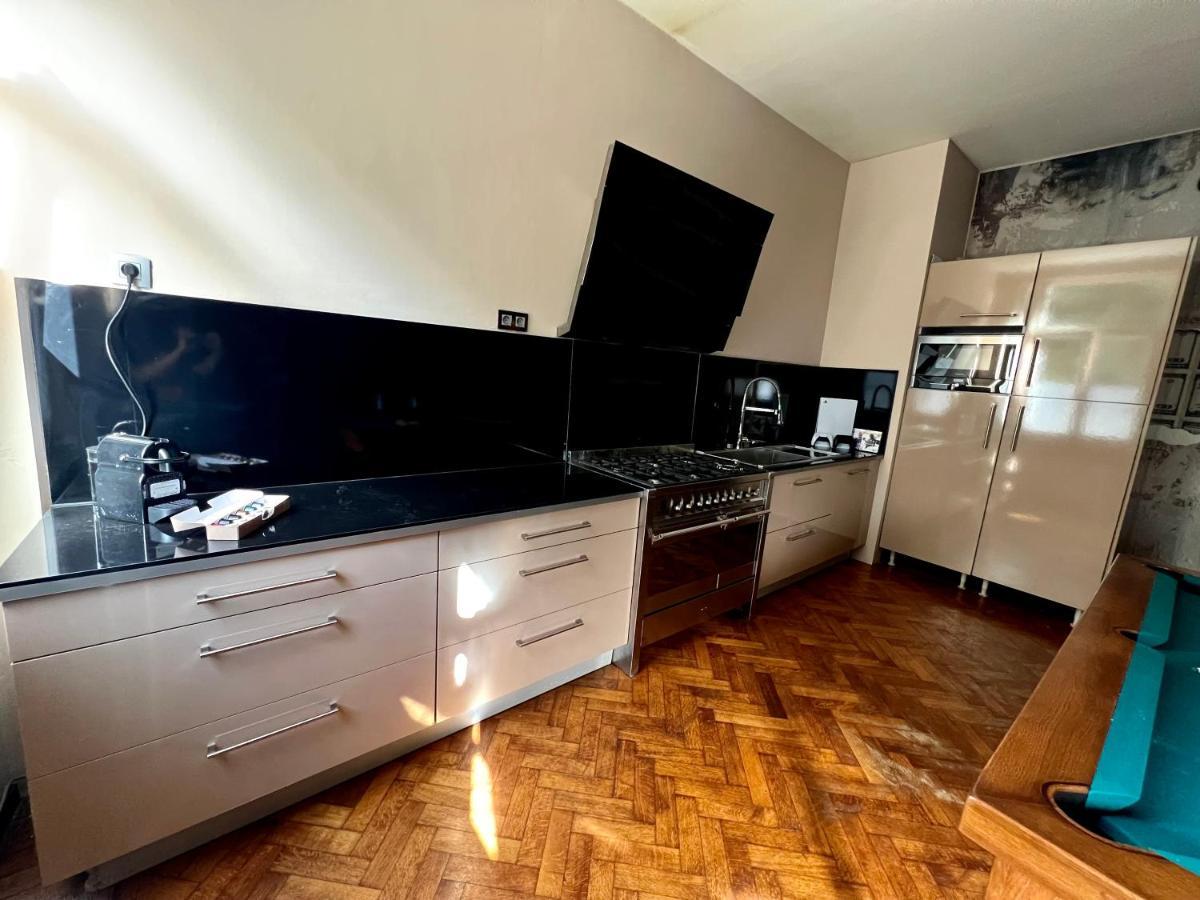 Capsule Casino - Jacuzzi - Billard - Netflix - Console & Jeux Apartamento Mons Exterior foto