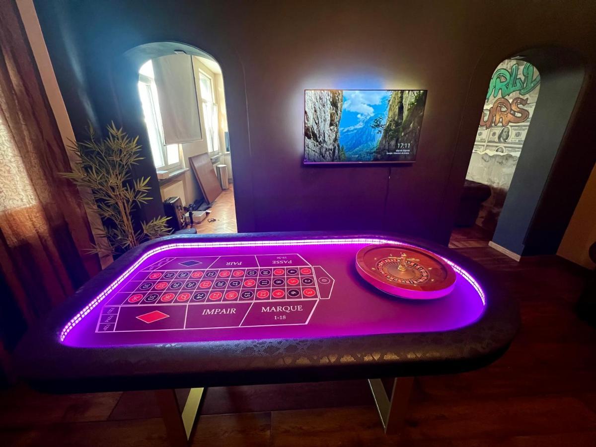 Capsule Casino - Jacuzzi - Billard - Netflix - Console & Jeux Apartamento Mons Exterior foto