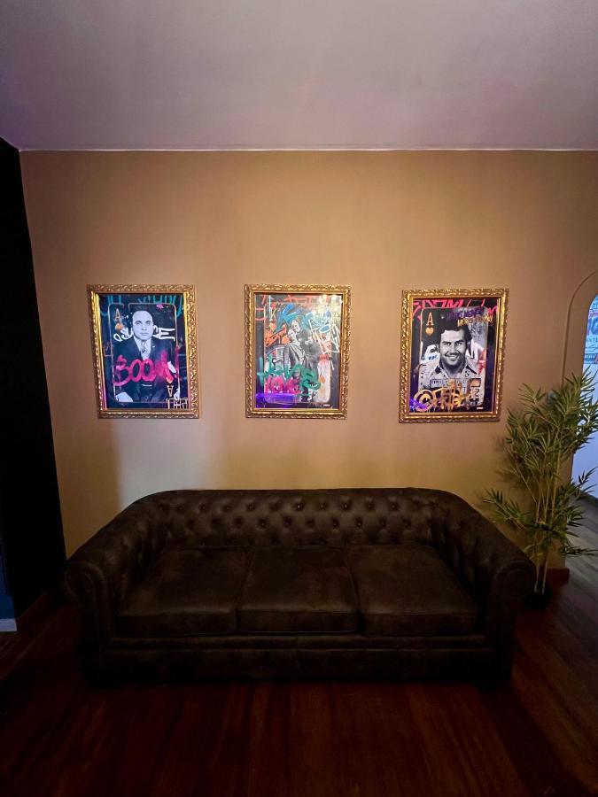 Capsule Casino - Jacuzzi - Billard - Netflix - Console & Jeux Apartamento Mons Exterior foto